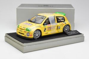 Renault Clio Sport #2 E. Rangoni Renault Clio Trophy Winner 2000 Universal Hobbies 1:18 7711218616 Metal - imagem 6 de 6