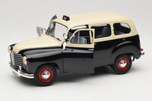 Renault Colorale Táxi Solido 1:18 421183530 Metal - imagem 2 de 8