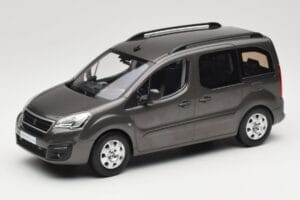 Renault Juvaquatre Break 300 kg Marfim Norev 1:18 185260 Metal