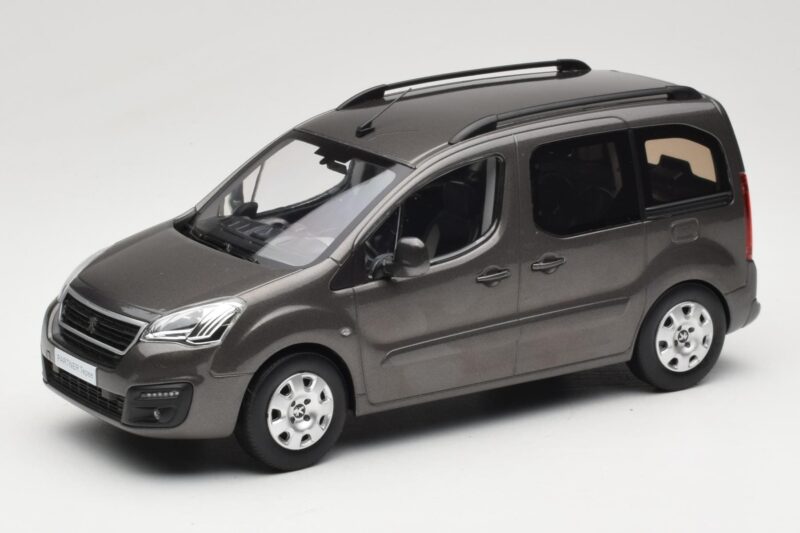 Renault Juvaquatre Break 300 kg Marfim Norev 1:18 185260 Metal