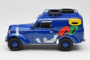 Renault Juvaquatre Michelin Blue Solido 1:18 82008 Metal - imagem 4 de 8
