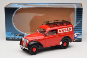 Renault Juvaquatre Utilitaire Vermelho Solido 1:18 8424 Metal - imagem 8 de 8