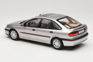 Renault Laguna V6 3.0 Baccara Opal Grey Otto 1:18 OT1185 Resina - imagem 5 de 6