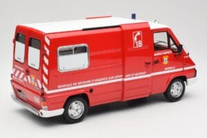 Renault Master T30 VSAB Bombeiros Vermelho Otto 1:18 OT1107 Resina - imagem 2 de 6
