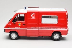 Renault Master T30 VSAB Bombeiros Vermelho Otto 1:18 OT1107 Resina - imagem 3 de 6