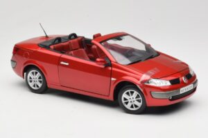 Renault Megane Mk1 CC Vermelho Solido 1:18 8152 Metal - imagem 6 de 8