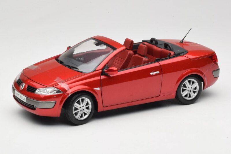 Renault Megane Mk1 CC Vermelho Solido 1:18 8152 Metal