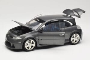 Renault Megane Mk2 RS Vampire Grey Norev 1:18 185101 Metal - imagem 2 de 8