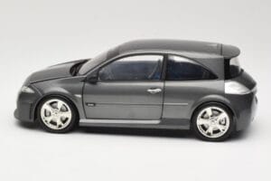 Renault Megane Mk2 RS Vampire Grey Norev 1:18 185101 Metal - imagem 4 de 8