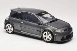 Renault Megane Mk2 RS Vampire Grey Norev 1:18 185101 Metal - imagem 6 de 8