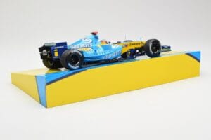 Renault R25 #5 F. Alonso 2nd Place British GP 2005 Minichamps 1:18 147051105 Metal - imagem 3 de 6