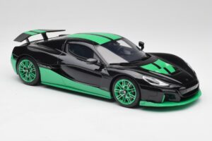 Rimac Nevera Record Monochrome Preto GT Spirit 1:18 GT916 Resina - imagem 4 de 6