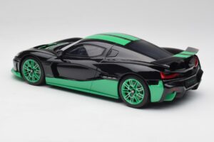 Rimac Nevera Record Monochrome Preto GT Spirit 1:18 GT916 Resina - imagem 5 de 6