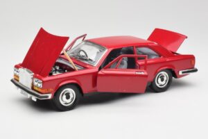 Rolls-Royce Camargue Vermelho Bburago 1:22 3001 Metal - imagem 2 de 8