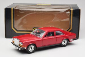 Rolls-Royce Camargue Vermelho Bburago 1:22 3001 Metal - imagem 8 de 8