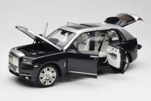 Rolls-Royce Cullinan Preto & Prata OEM 1:18 ROLLS001 Metal - imagem 2 de 8