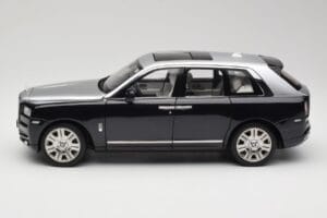 Rolls-Royce Cullinan Preto & Prata OEM 1:18 ROLLS001 Metal - imagem 4 de 8