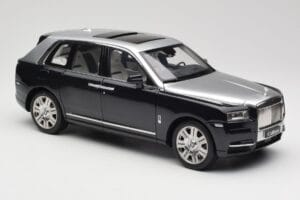 Rolls-Royce Cullinan Preto & Prata OEM 1:18 ROLLS001 Metal - imagem 6 de 8