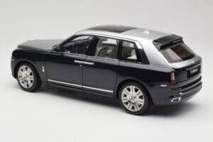 Rolls-Royce Cullinan Preto & Prata OEM 1:18 ROLLS001 Metal - imagem 7 de 8