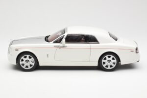 Rolls-Royce Phantom Coupe English Branco Prateado Kyosho 1:18 08861EW Metal - imagem 4 de 8