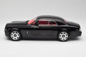 Rolls-Royce Phantom Coupe Diamond Preto Kyosho 1:18 08862DBK Metal - imagem 4 de 8