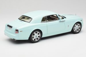 Rolls-Royce Phantom Coupe Turchese Azul Kyosho 1:18 08862TBL Metal - imagem 3 de 8