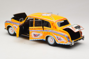 Rolls-Royce Phantom V John Lennon Paragon 1:18 PA-92121 Metal - imagem 5 de 8