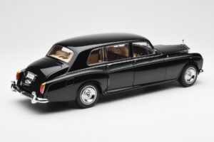 Rolls-Royce Phantom VI EWB Preto Kyosho 1:18 08905BK Metal - imagem 3 de 8