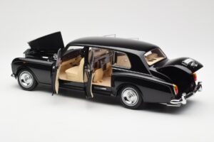 Rolls-Royce Phantom VI EWB Preto Kyosho 1:18 08905BK Metal - imagem 5 de 8