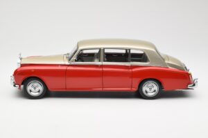 Rolls-Royce Phantom VI Vermelho Bege Claro Kyosho 1:18 08905RLB Metal - imagem 4 de 8