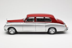Rolls-Royce Phantom VI Prata Vermelho Kyosho 1:18 08905SR Metal - imagem 4 de 8