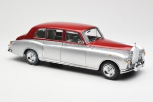 Rolls-Royce Phantom VI Prata Vermelho Kyosho 1:18 08905SR Metal - imagem 6 de 8