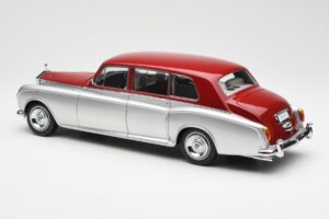 Rolls-Royce Phantom VI Prata Vermelho Kyosho 1:18 08905SR Metal - imagem 7 de 8