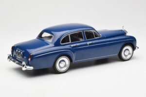 Rolls-Royce Silver Cloud III Flying Spur Mulliner RHD Azul Escuro MCG 1:18 MCG18124 Metal - imagem 2 de 6