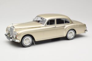 Rolls-Royce Silver Cloud III Flying Spur H.J. Mulliner Dourado MCG 1:18 MCG18058 Metal