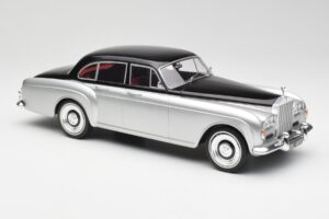 Rolls-Royce Silver Cloud III Mulliner Prata & Preto MCG 1:18 MCG18128 Metal - imagem 4 de 6