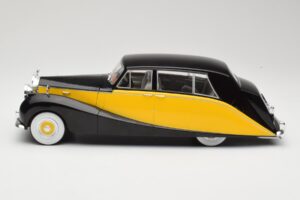 Rolls-Royce Silver Wraith Empress by Hooper Preto & Amarelo MCG 1:18 MCG18066 Metal - imagem 3 de 6