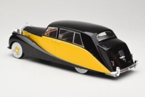 Rolls-Royce Silver Wraith Empress by Hooper Preto & Amarelo MCG 1:18 MCG18066 Metal - imagem 5 de 6