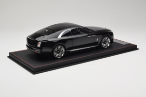 Rolls-Royce Spectre Preto Df Model 1:18 REMC017 Resina - imagem 3 de 6