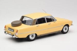 Rover 3500 V8 P6 Creme MCG 1:18 MCG18046 Metal - imagem 2 de 6