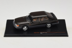 Saab 900 Turbo Preto IXO 1:43 CLC577N Metal