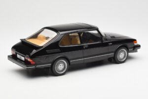 Saab 900 Turbo Preto MCG 1:18 MCG18338 Metal - imagem 2 de 6
