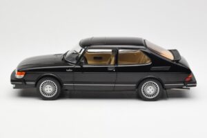 Saab 900 Turbo Preto MCG 1:18 MCG18338 Metal - imagem 3 de 6