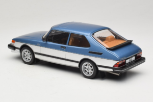 Saab 900 Turbo Blue Metallic MCG 1:18 MCG18261MCW Metal - imagem 5 de 6