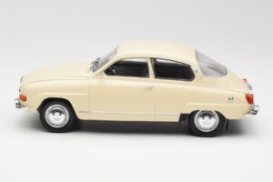 Saab 96 V4 Bege MCG 1:18 MCG18059 Metal - imagem 3 de 6