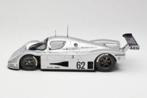 Sauber Mercedes C9 #62 J. Schlesser / J-P. Jabouille / A. Cudini 5th Place 24 Hours of Le Mans 1989 Minichamps 1:18 155893562 - imagem 3 de 6