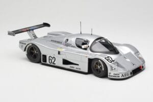 Sauber Mercedes C9 #62 J. Schlesser / J-P. Jabouille / A. Cudini 5th Place 24 Hours of Le Mans 1989 Minichamps 1:18 155893562 - imagem 4 de 6