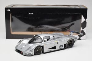 Sauber Mercedes C9 #62 J. Schlesser / J-P. Jabouille / A. Cudini 5th Place 24 Hours of Le Mans 1989 Minichamps 1:18 155893562 - imagem 6 de 6