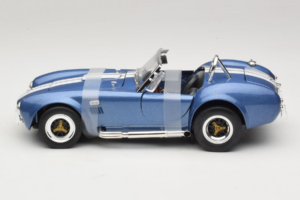 Shelby Cobra 427 S/C Azul Risca Branca Road Signature 1:18 92058-P2 Metal - imagem 3 de 6