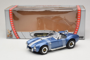 Shelby Cobra 427 S/C Azul Risca Branca Road Signature 1:18 92058-P2 Metal - imagem 6 de 6